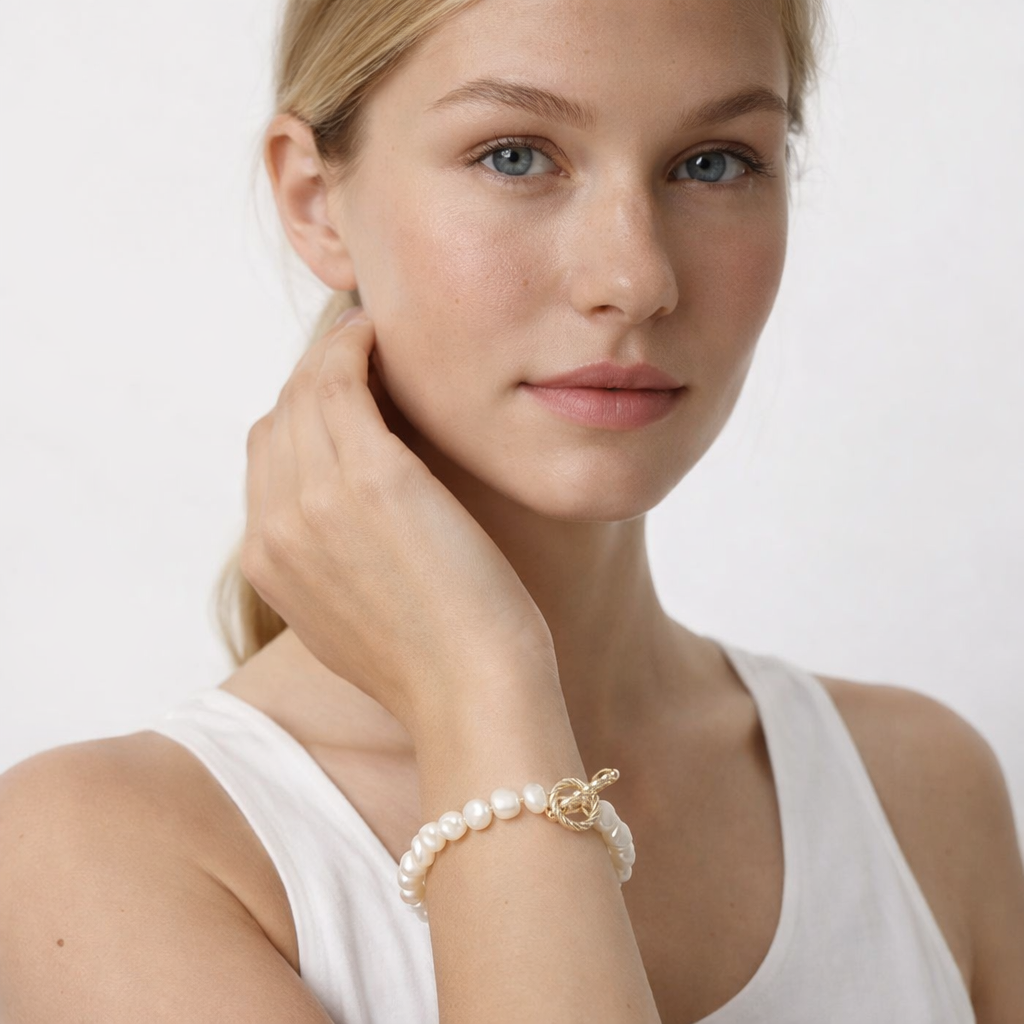 Armbånd med Barokk Ferskvannsperle – Elegant Gullfarget Smykke for Kvinner