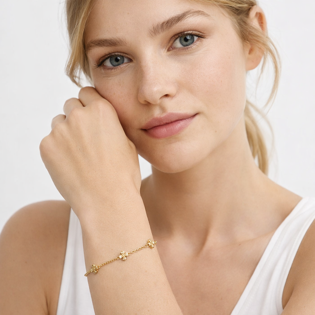 Blomsterarmbånd i Gullbelagt Stål – Tosidig Design i Sort og Hvit