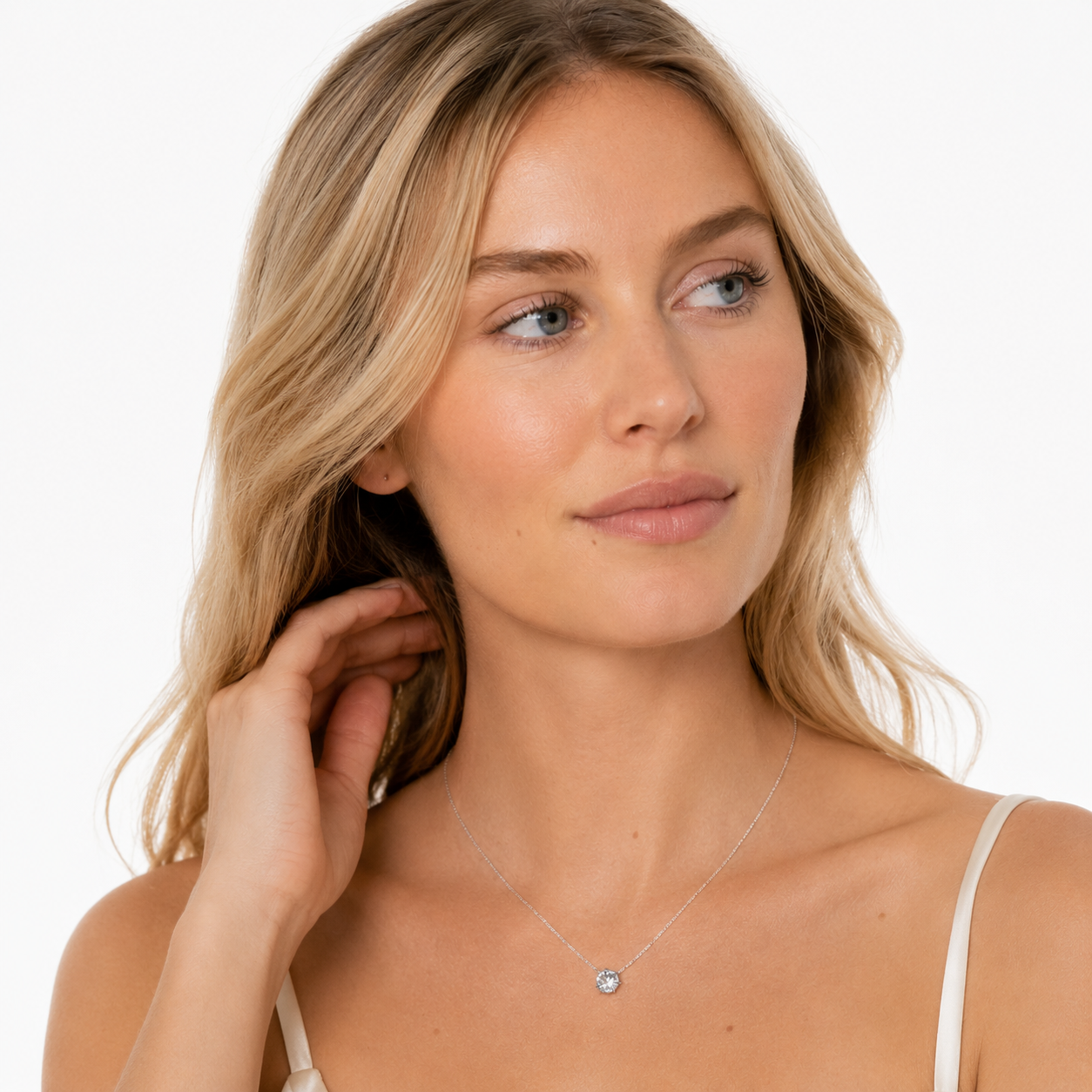 Krystall Halskjede med Zirkonanheng – Elegant og Trendy Smykke til Dame