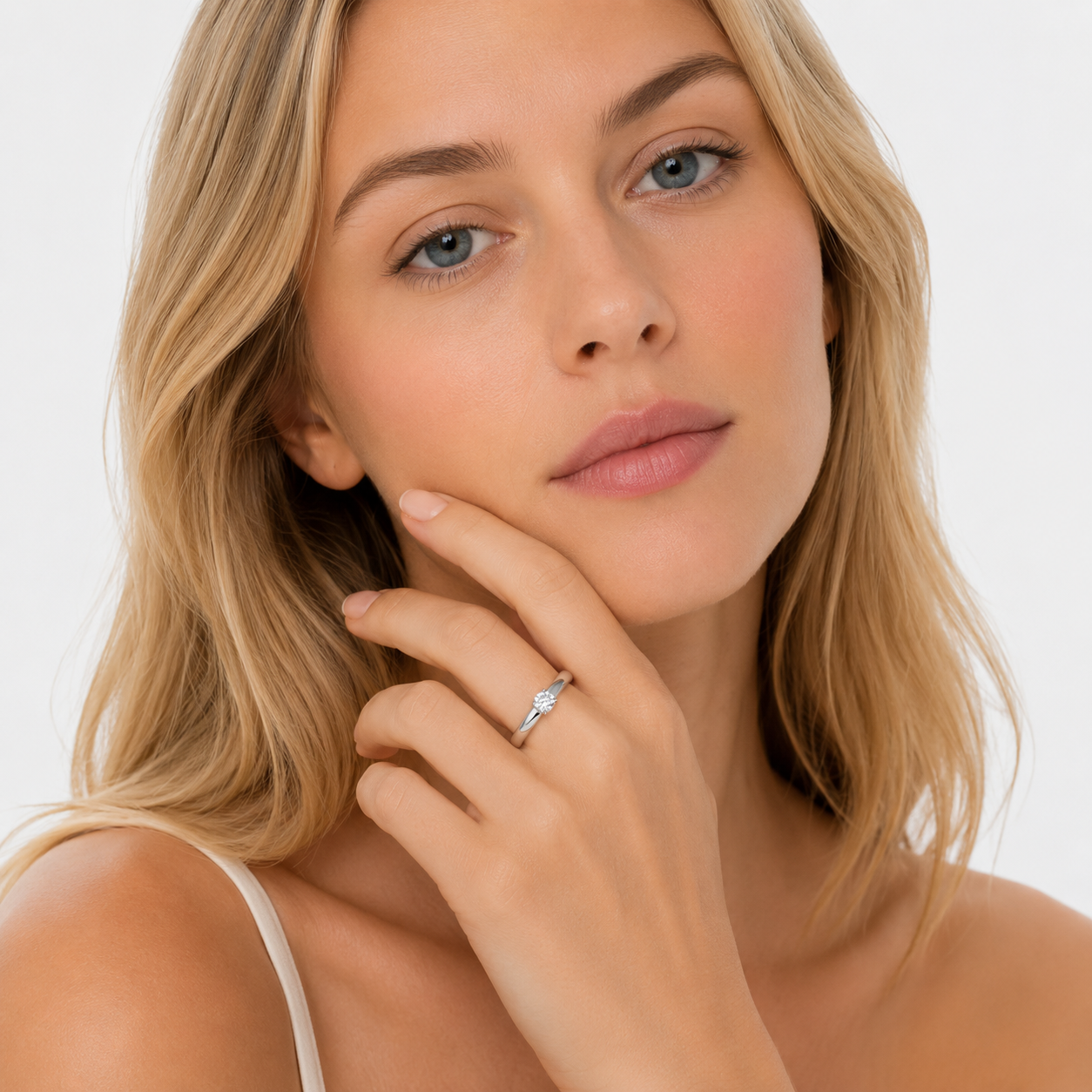 Moissanittring i 925 Sterling Sølv – Rund Ring til Dame