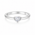Hjerteformet Moissanitt Ring i 925 Sterling Sølv – Elegant Sølvring til Dame