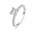 Firkantet Moissanitt Ring i 925 Sterling Sølv – Elegant Solitaire Ring til Dame