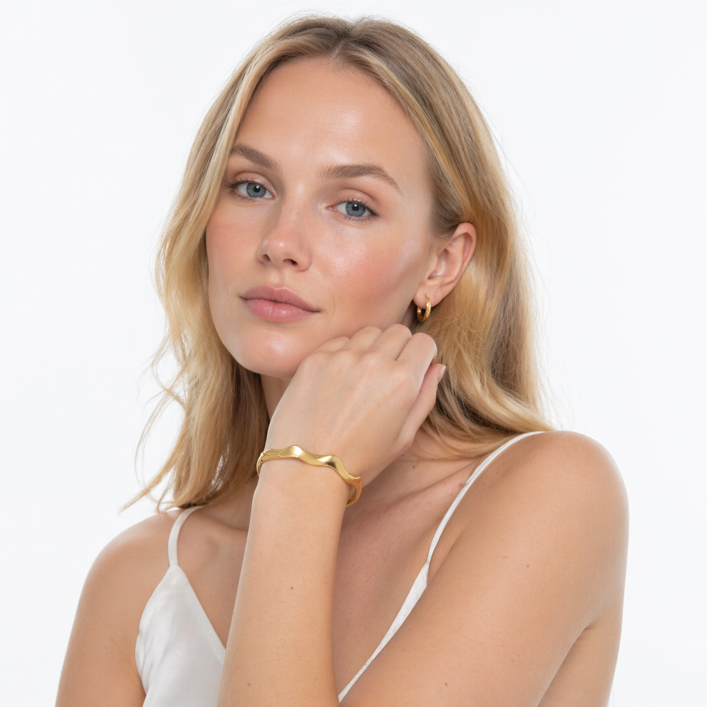 Bølgeformet Cuff Armbånd i Rustfritt Stål – Uregelmessig Geometrisk Design