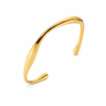 Uregelmessig Cuff Armbånd i Gullbelagt Stål – Trendy og Moderne Design