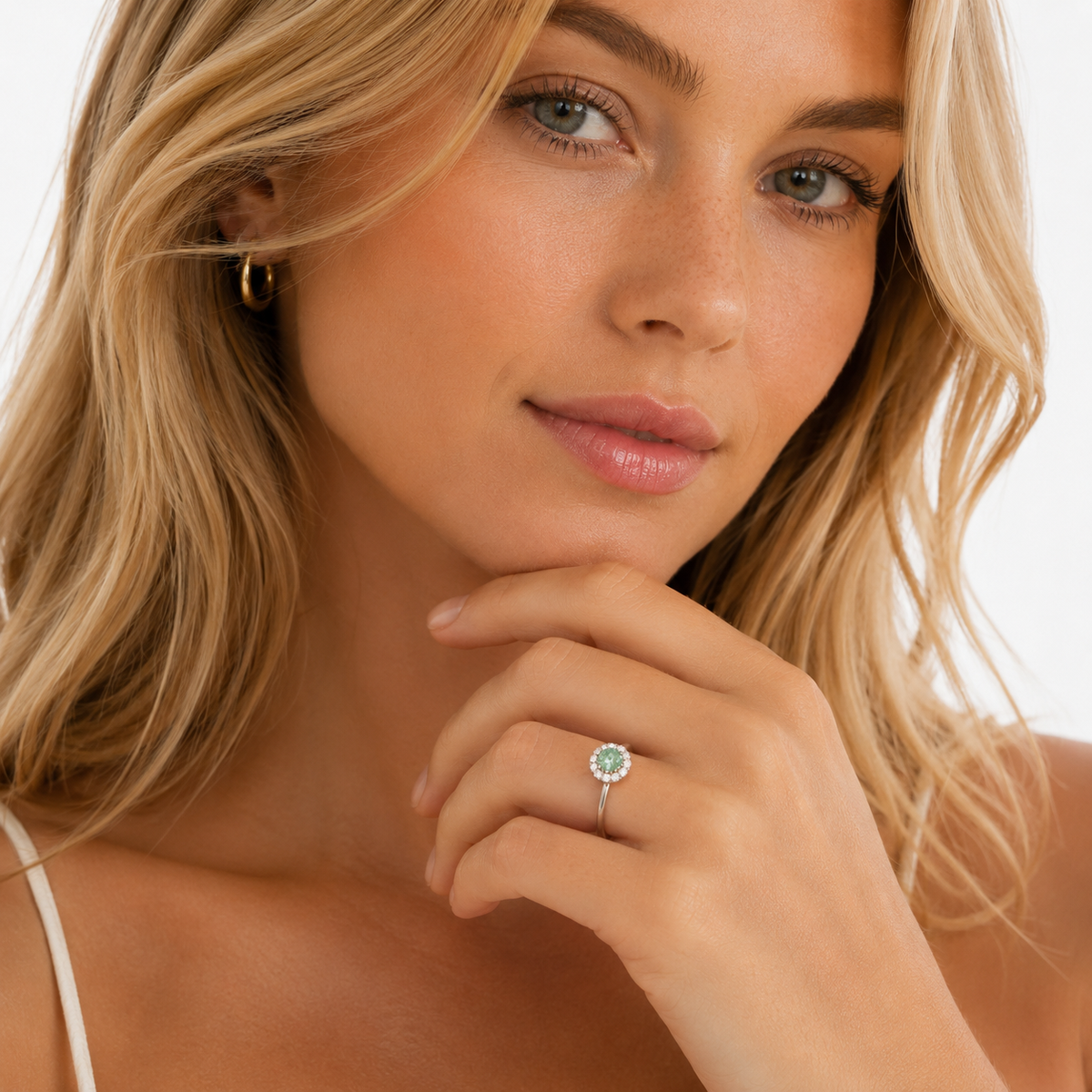 Grønn Teal Moissanittring i 925 Sterling Sølv – Elegant Halo Ring for Dame