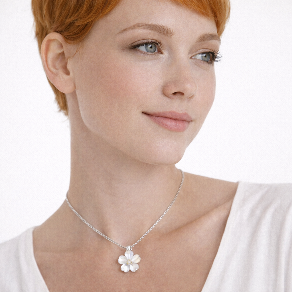 Sølvfarget Kirsebærblomst Halskjede – Romantisk Sakura Anheng | Elegant Choker for Kvinner