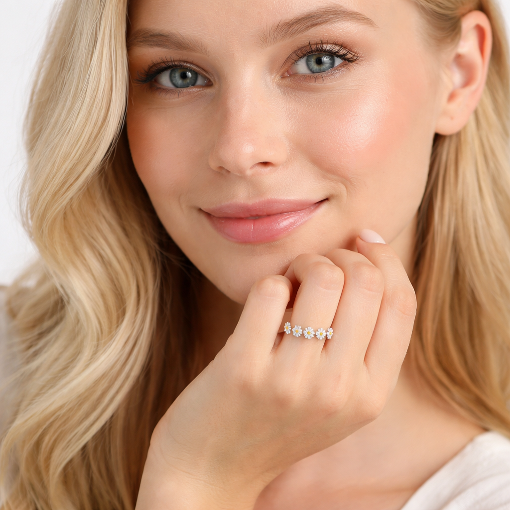 Justerbar Daisy Ring – Søt Mini Blomsterring for Kvinner