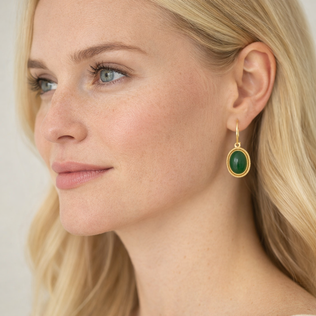 Vintage Gullfargede Øredobber med Grønn Hetian Jade – Oval og Eksklusiv Design