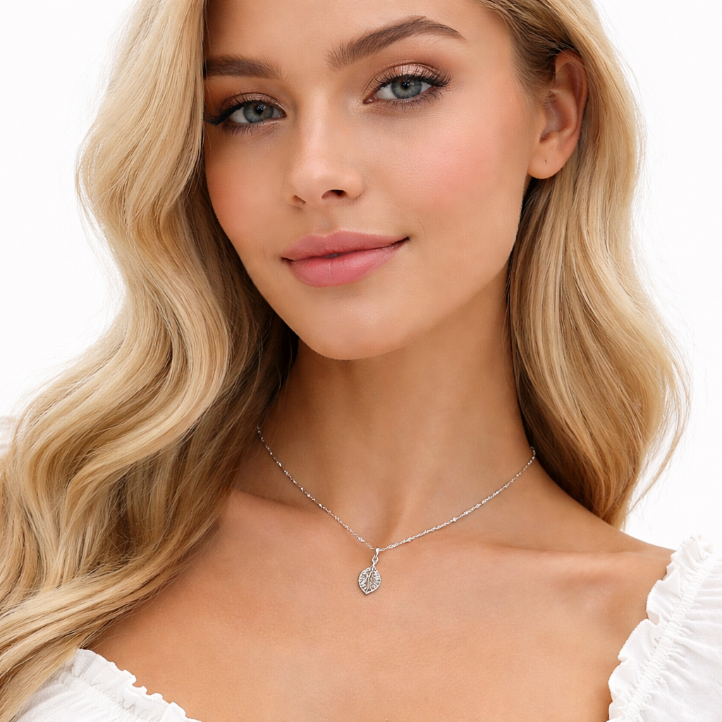 Retro Lønnblad Halskjede – Elegant og Minimalistisk Bladanheng