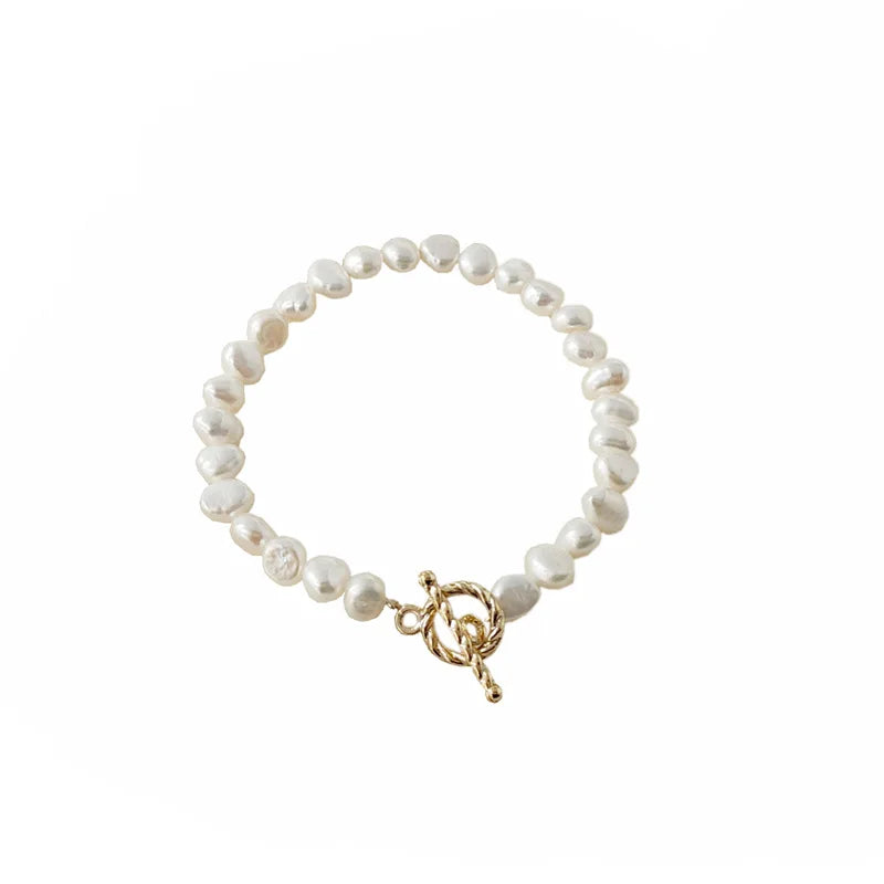 Armbånd med Barokk Ferskvannsperle – Elegant Gullfarget Smykke for Kvinner