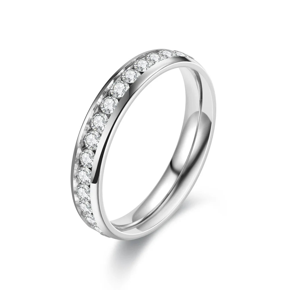 Zirkonring i Rustfritt Stål til Dame | Elegant 4 mm Ring med Skinnende Krystaller