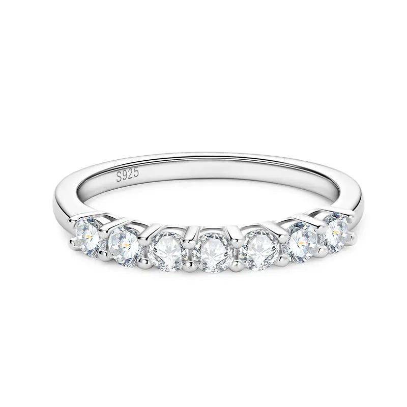 Halv Eternity Ring med Moissanitt i 925 Sterling Sølv – 7 Steins Design