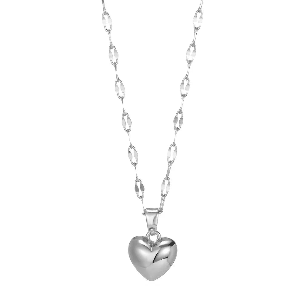 Love Heart Halskjede i Rustfritt Stål – Trendy Minimalistisk Smykke til Dame
