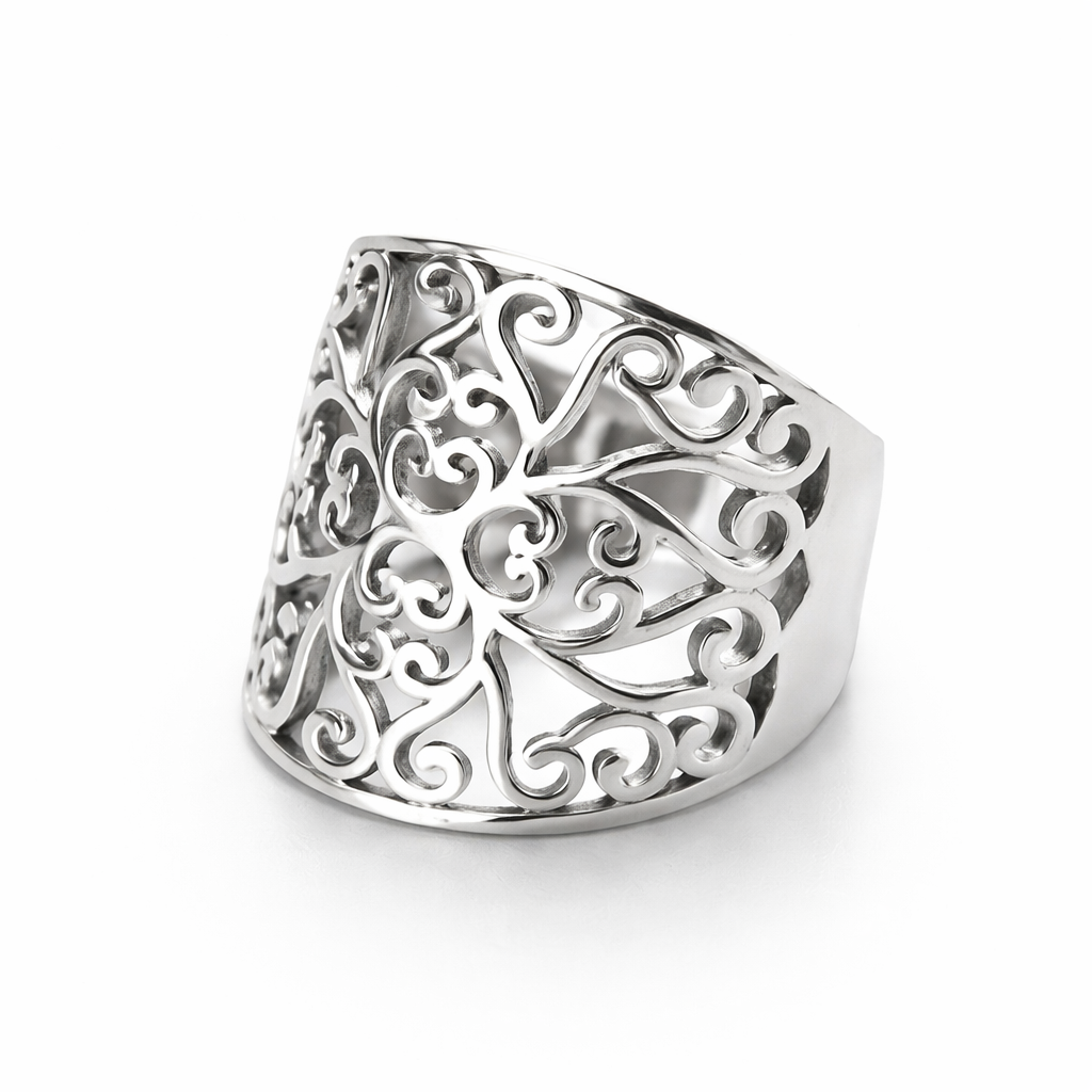 Vintage Sølvfarget Bred Ring med Hulldesign – Elegant og Tidløs Hverdagsring