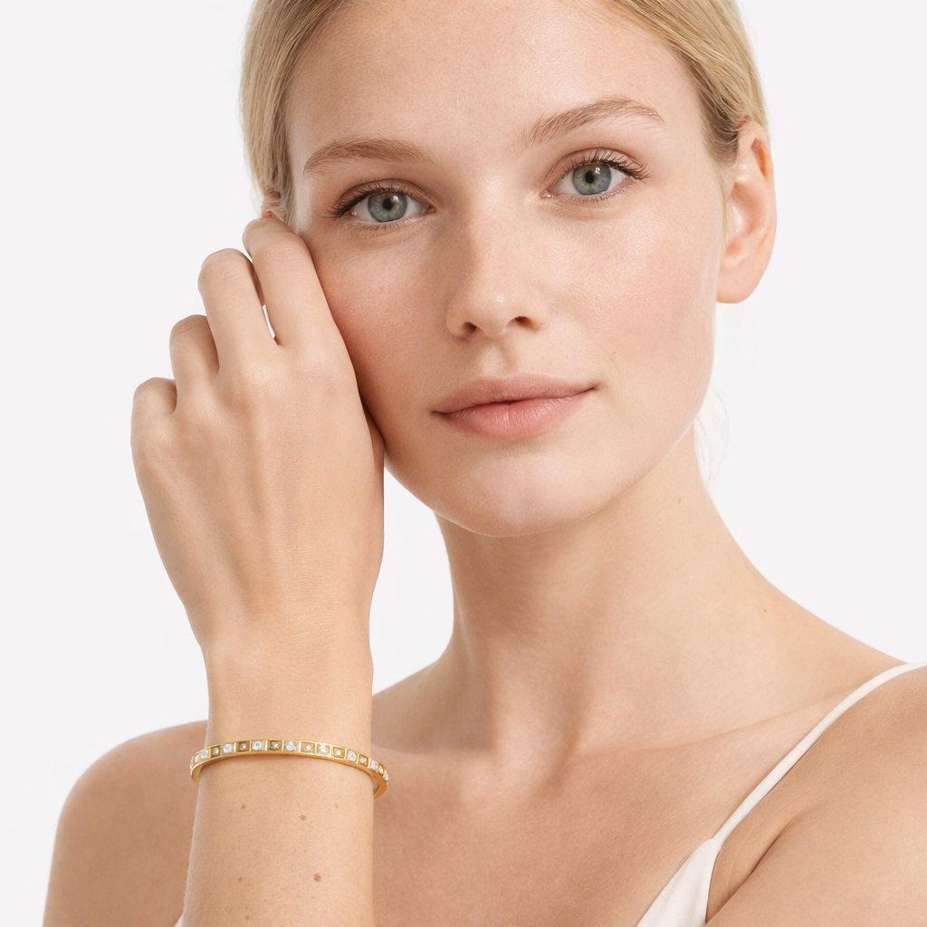 Bangle Armbånd med Rhinestones – 18K Gullbelagt Stål (Tarnish-Free)