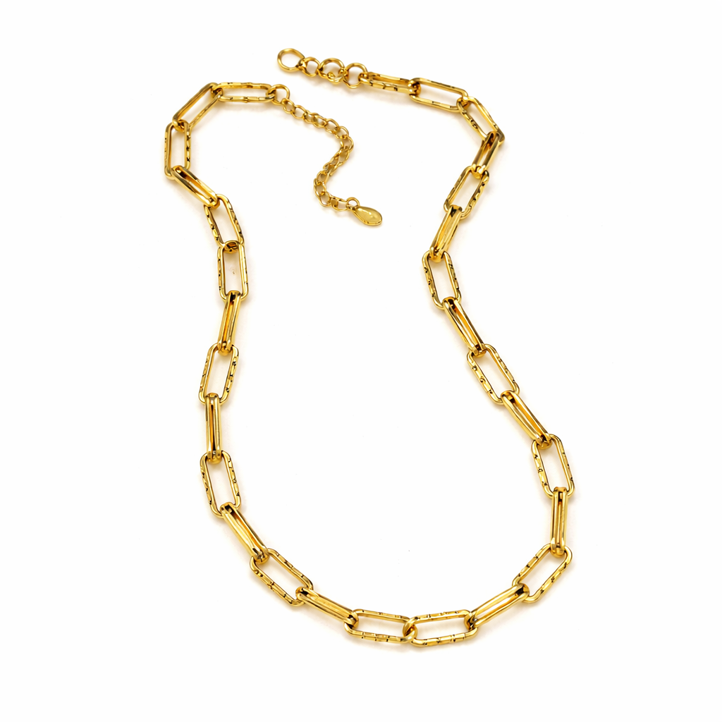 Paperclip Halskjede i Gullbelagt Stål – Trendy Lenke for Lag-på-lag Styling