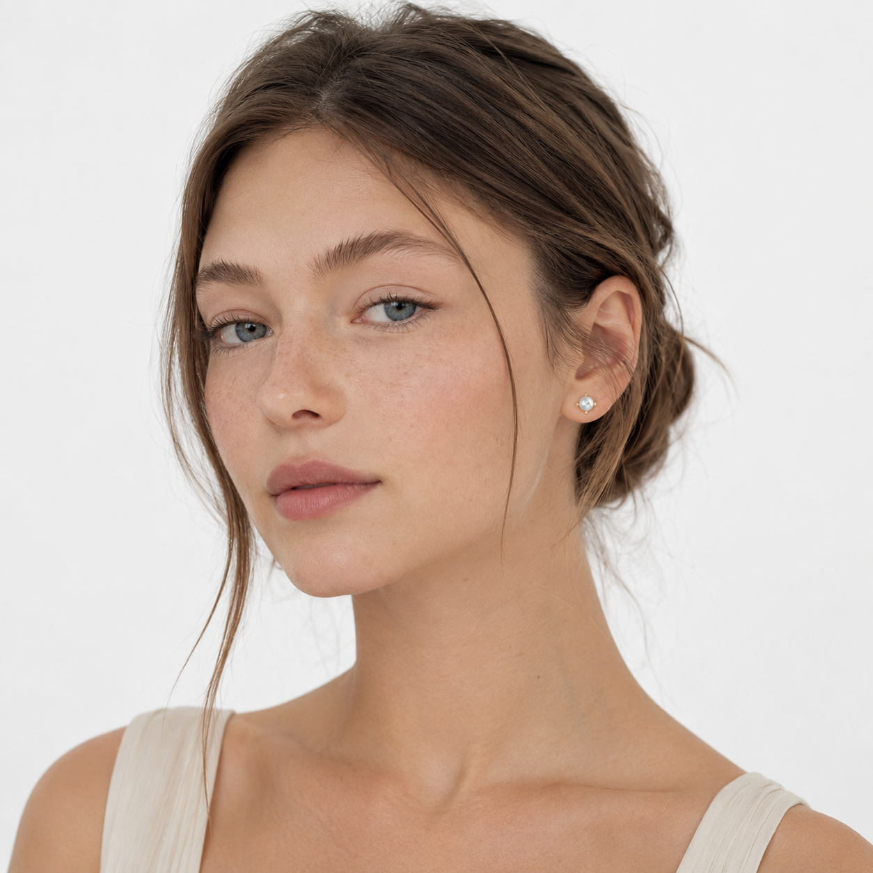 Små Perle Ørestikker i 925 Sterling Sølv – Minimalistiske Øredobber til Dame