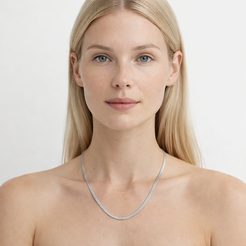 Flat Herringbone Choker i Gullbelagt Stål – 4 mm Snake Chain Halskjede (37 + 11,5 cm)