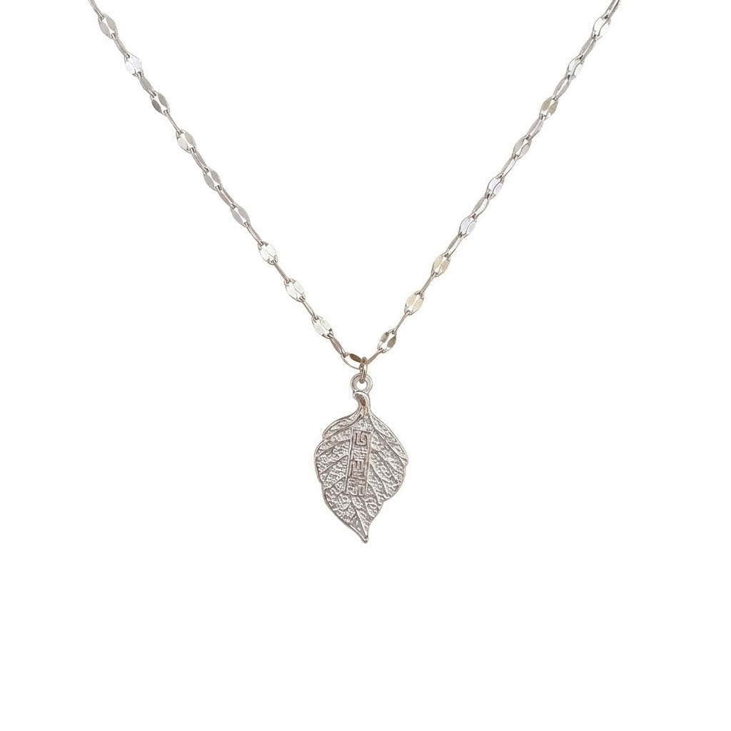 Retro Lønnblad Halskjede – Elegant og Minimalistisk Bladanheng